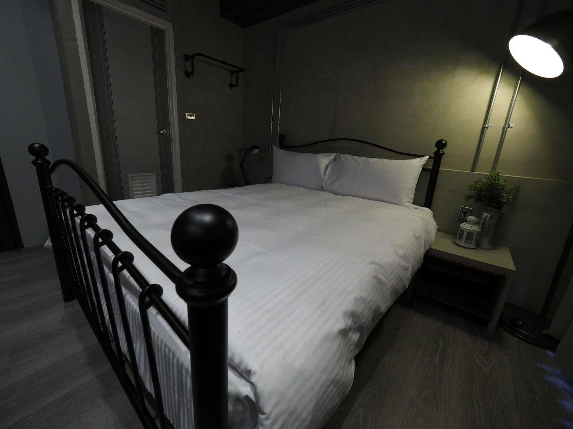 Loft Hostel Fengjia Taichung Eksteriør billede